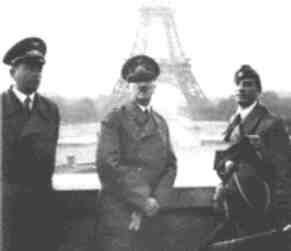Hitler before tour Effeil