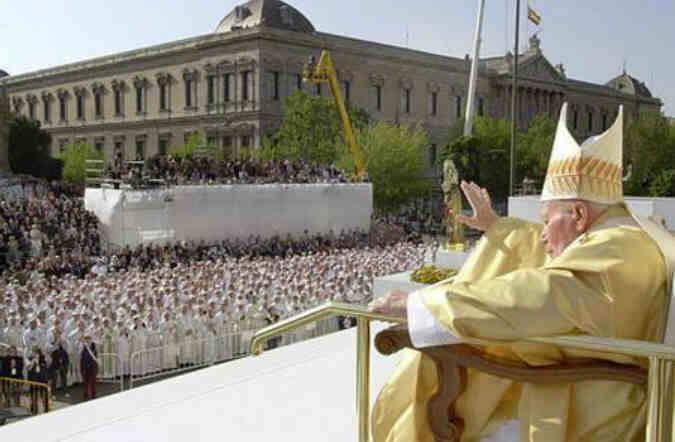 Pope canonizes 5 Spaniards